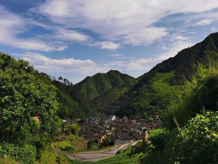Tranquil village view in the songyang scenic area, located near the historic songyue temple pagoda.